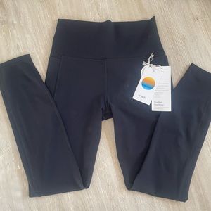 New with tags Vuori Studio Pocket Legging
